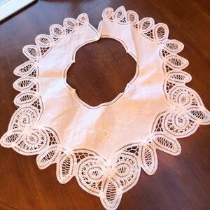 Elegant White Lace Collar
